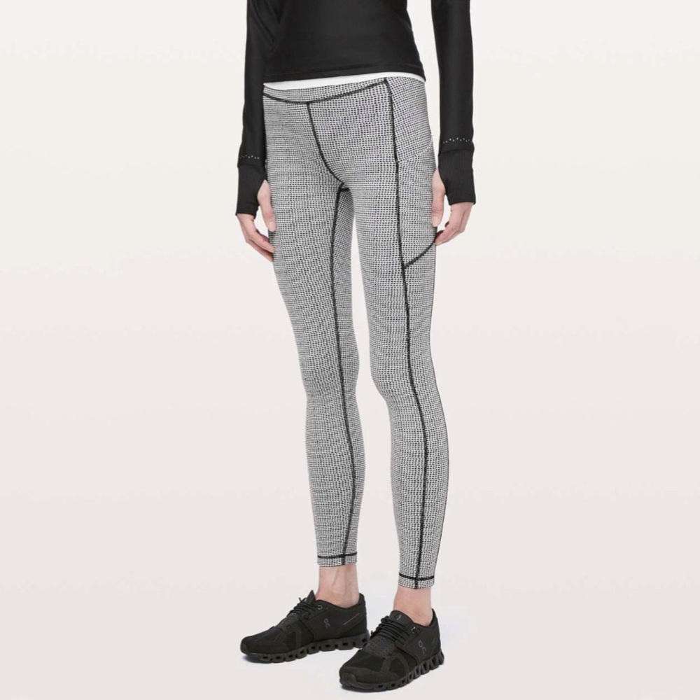 Lululemon | Speed Up Tight Full-On Luxtreme 28" Teeny Tooth White Black Size 4